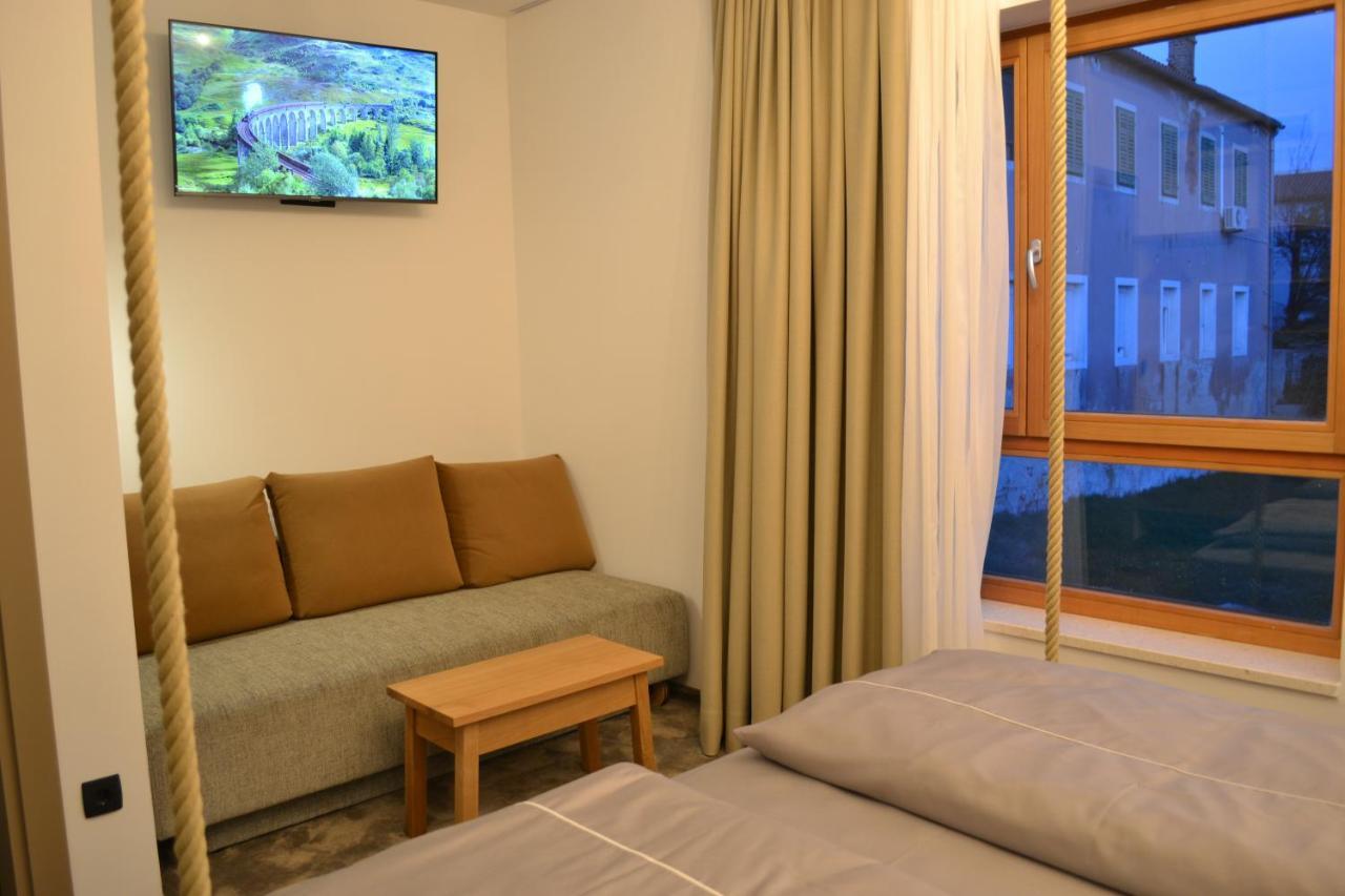 Pula Residence Rooms And Apartments Old City Center Bagian luar foto