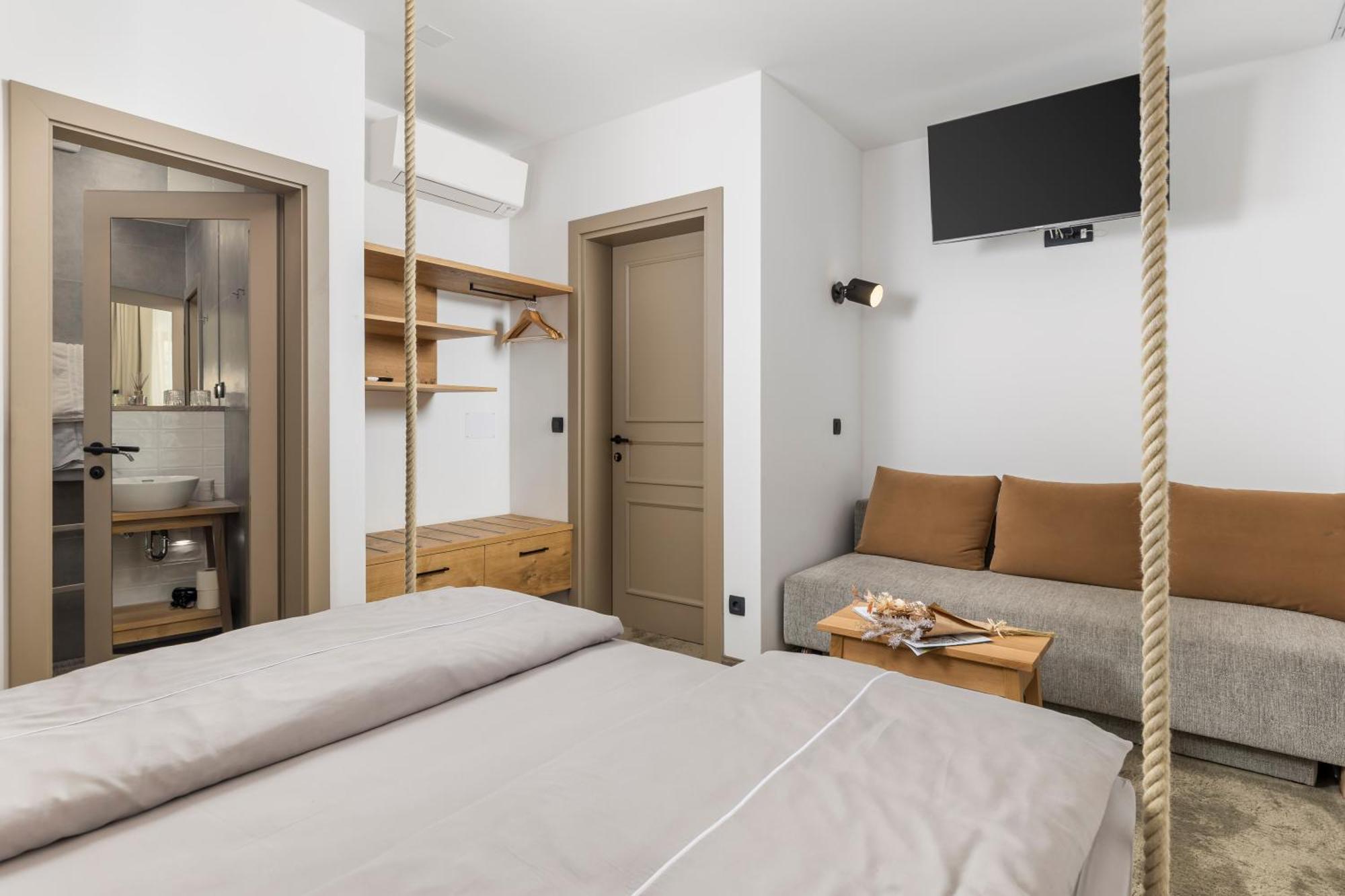 Pula Residence Rooms And Apartments Old City Center Bagian luar foto