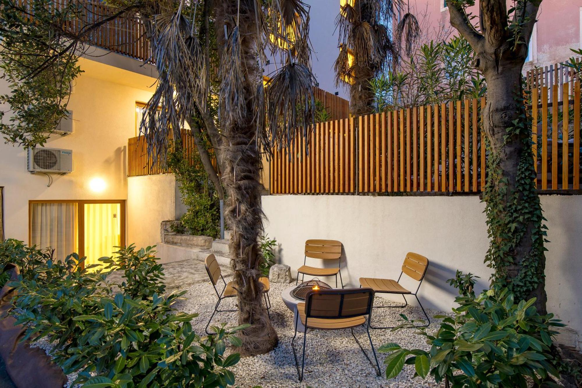 Pula Residence Rooms And Apartments Old City Center Bagian luar foto
