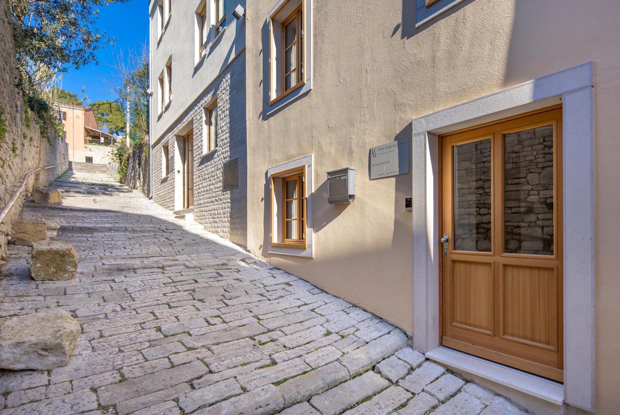 Pula Residence Rooms And Apartments Old City Center Bagian luar foto