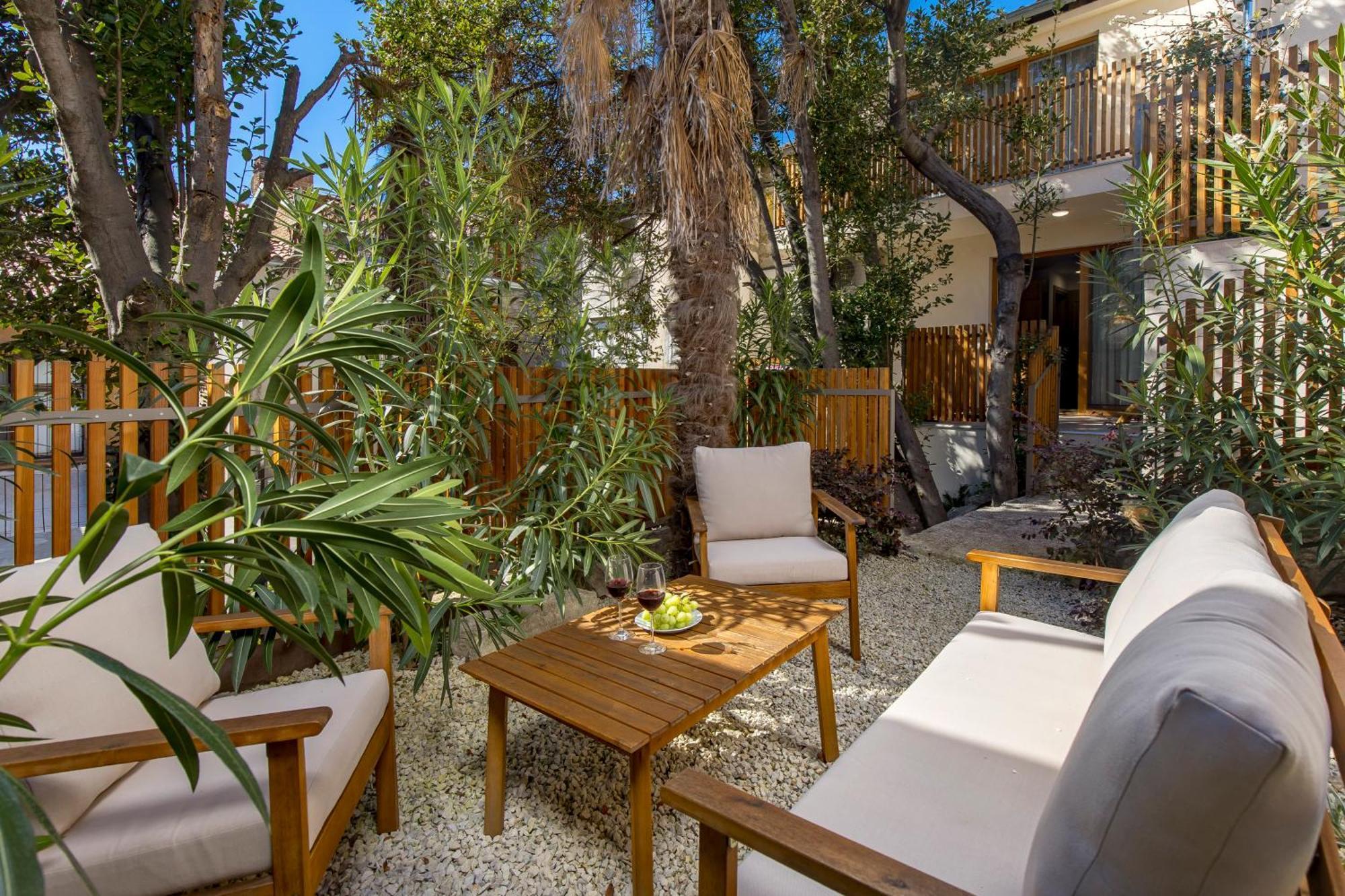 Pula Residence Rooms And Apartments Old City Center Bagian luar foto