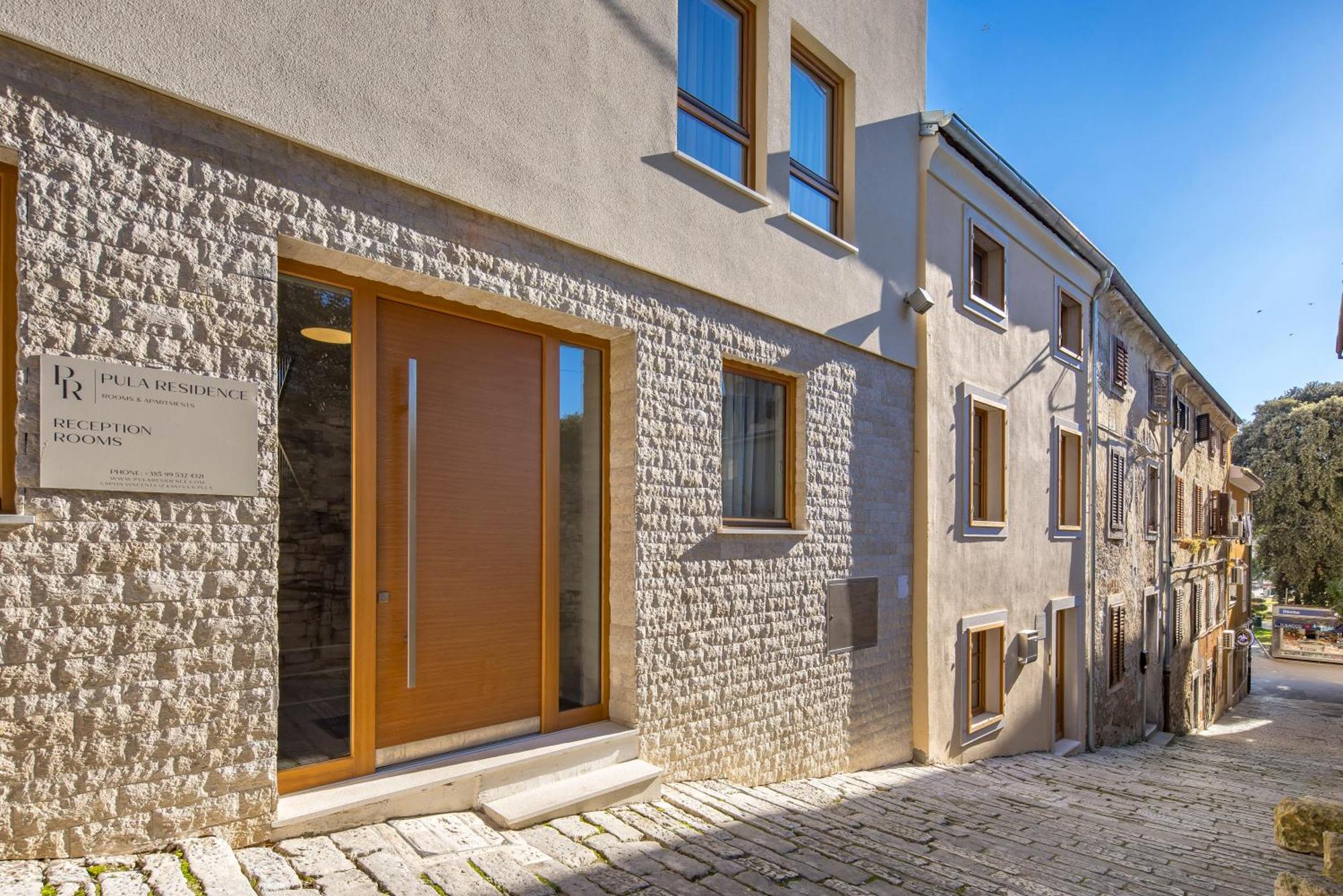 Pula Residence Rooms And Apartments Old City Center Bagian luar foto
