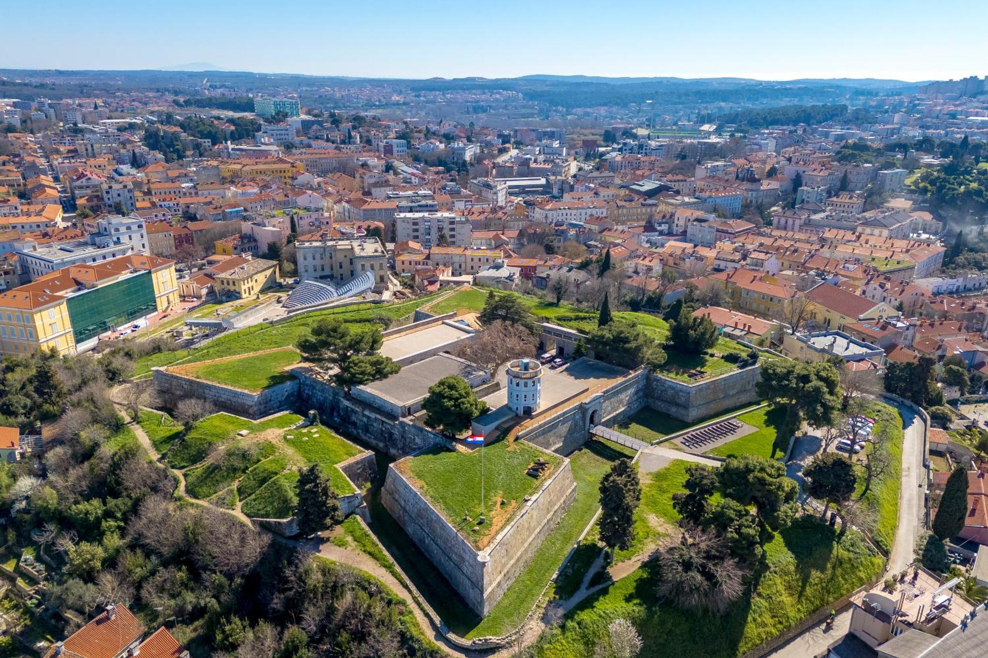 Pula Residence Rooms And Apartments Old City Center Bagian luar foto