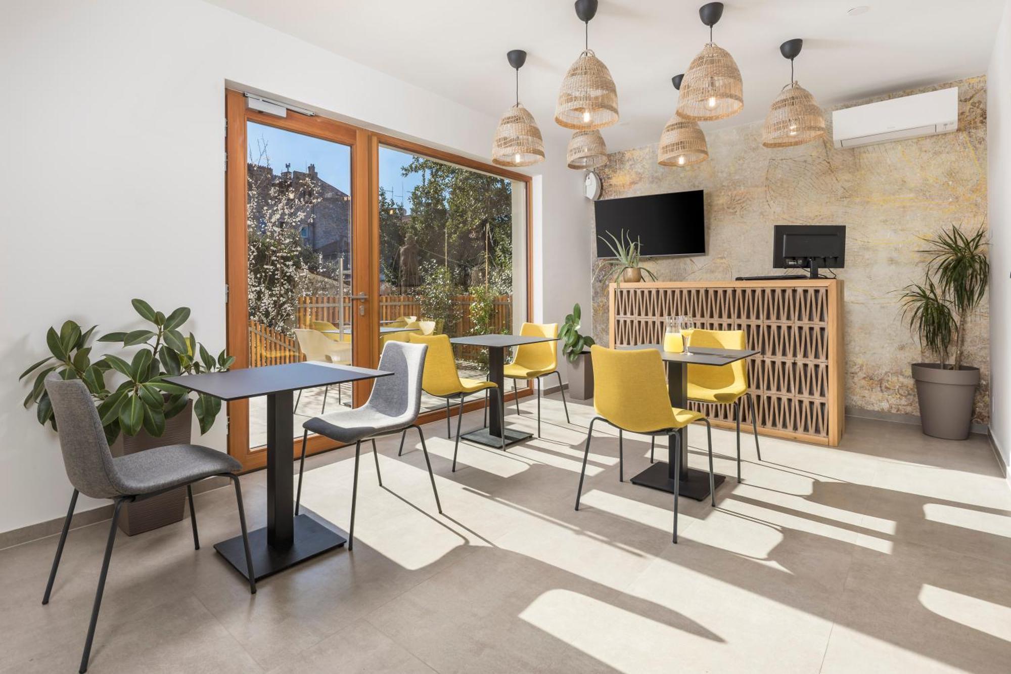Pula Residence Rooms And Apartments Old City Center Bagian luar foto