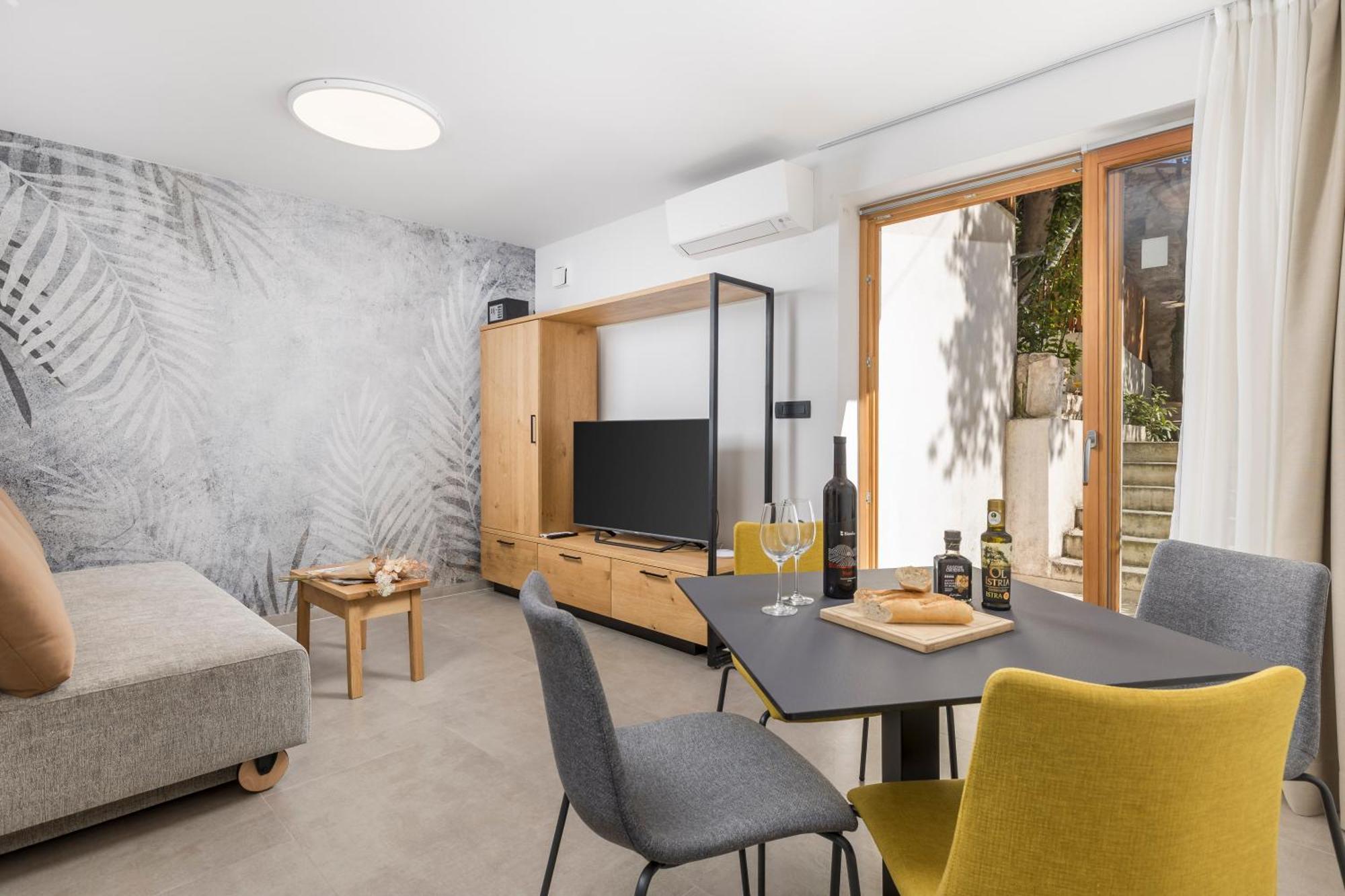 Pula Residence Rooms And Apartments Old City Center Bagian luar foto
