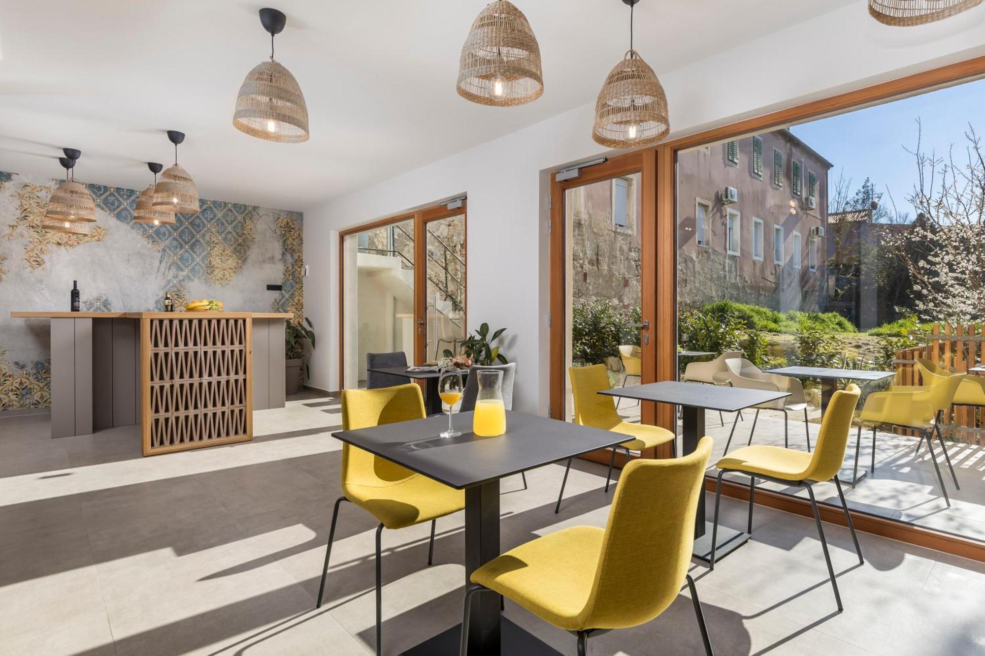 Pula Residence Rooms And Apartments Old City Center Bagian luar foto