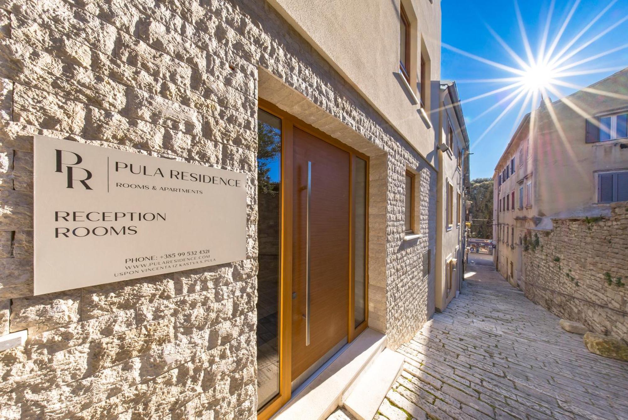 Pula Residence Rooms And Apartments Old City Center Bagian luar foto
