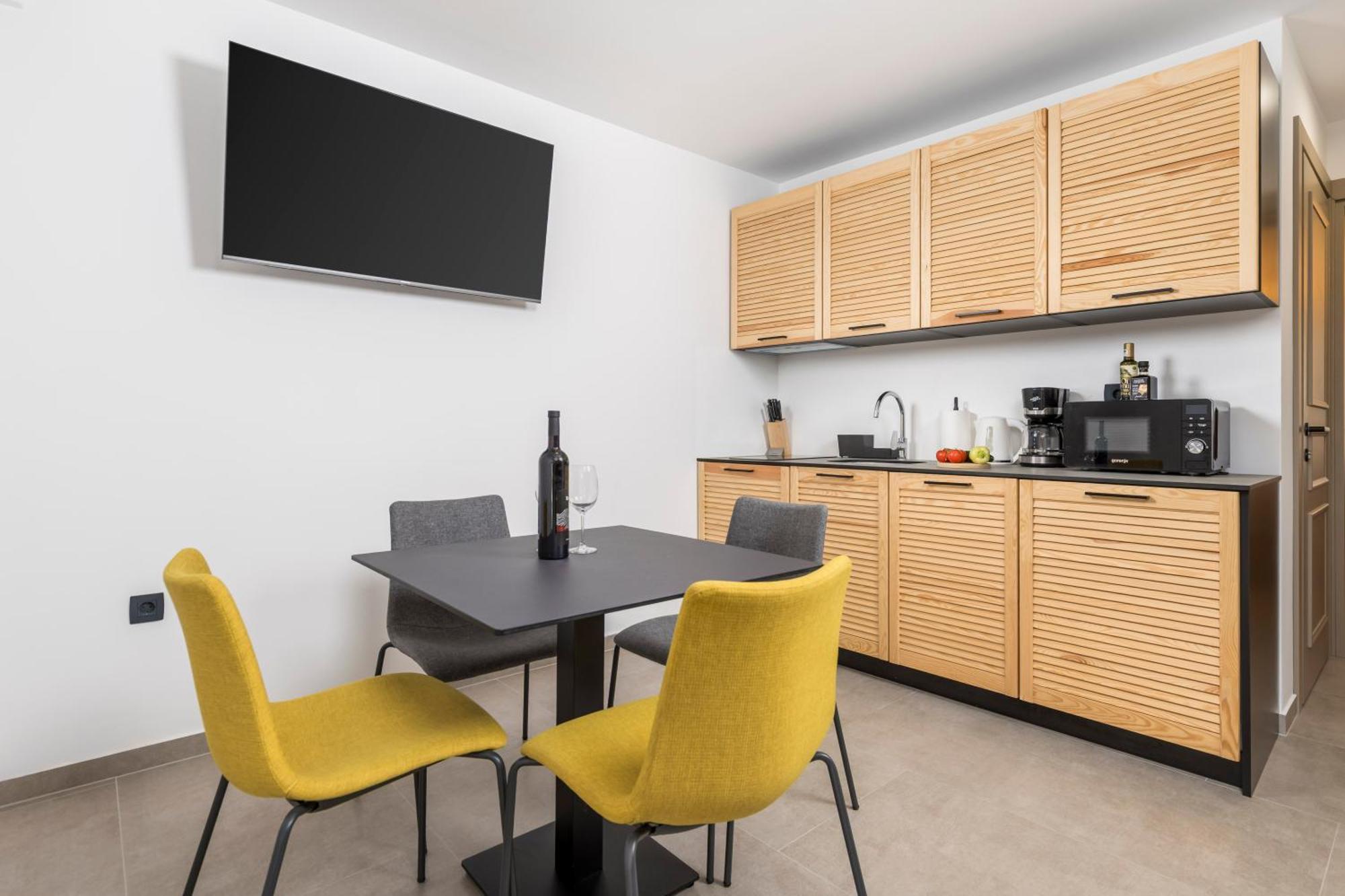 Pula Residence Rooms And Apartments Old City Center Bagian luar foto