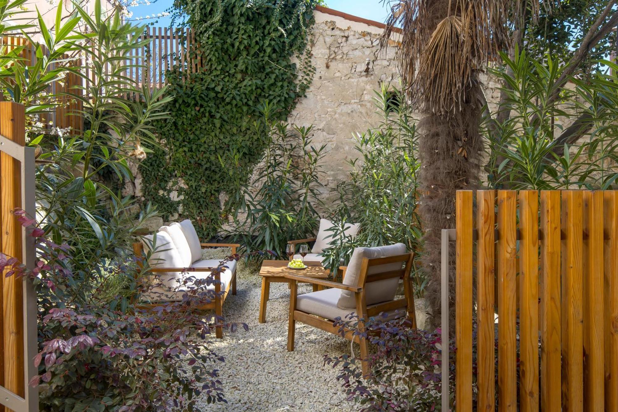 Pula Residence Rooms And Apartments Old City Center Bagian luar foto