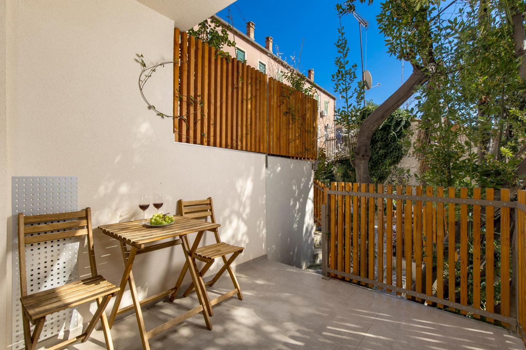 Pula Residence Rooms And Apartments Old City Center Bagian luar foto
