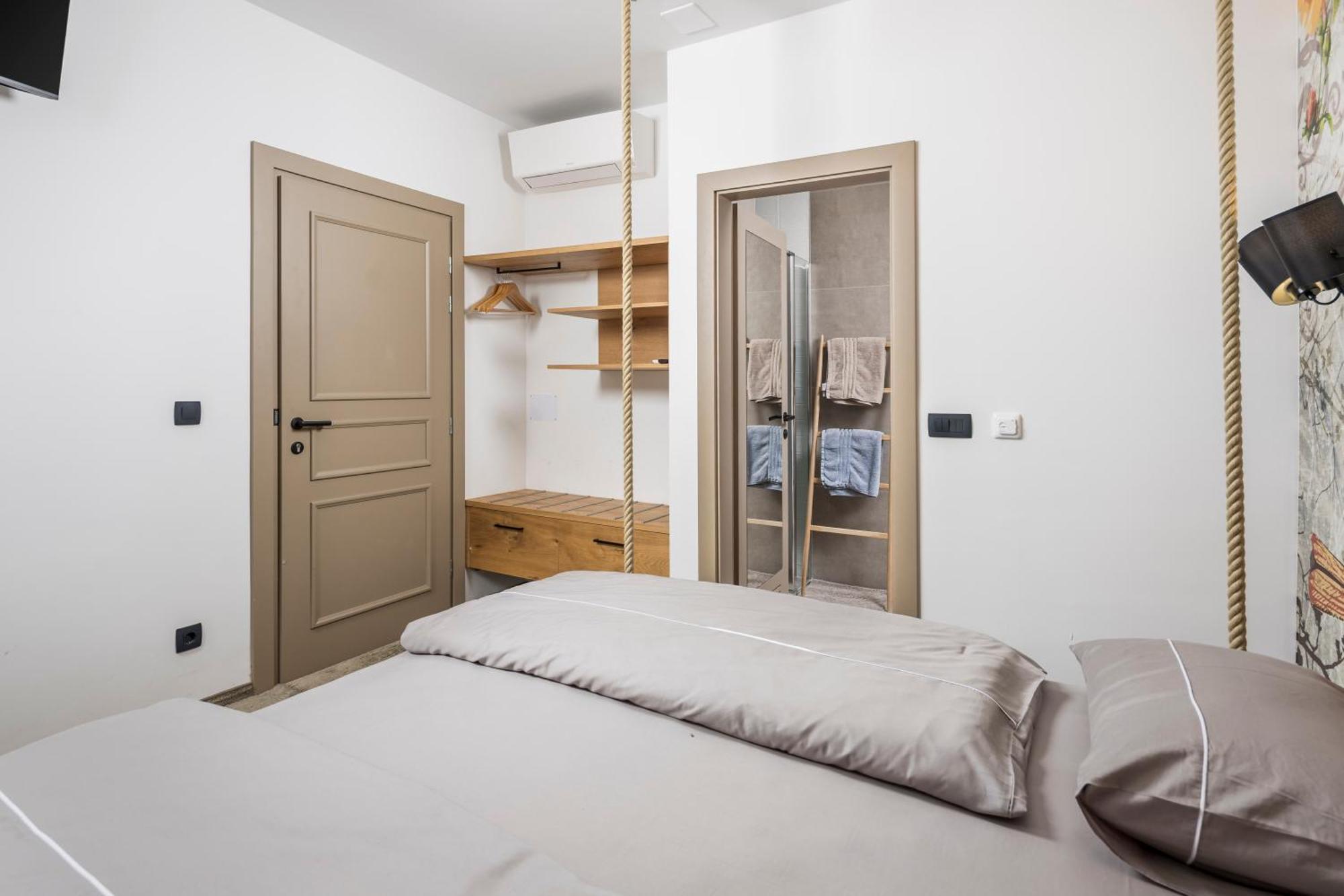Pula Residence Rooms And Apartments Old City Center Bagian luar foto