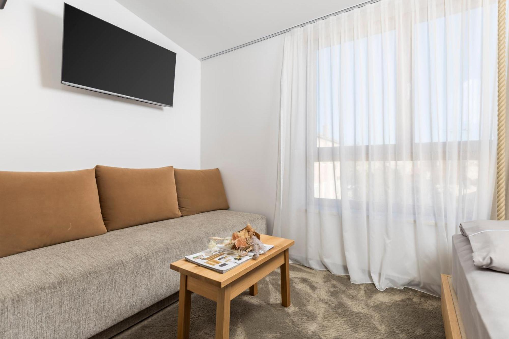 Pula Residence Rooms And Apartments Old City Center Bagian luar foto